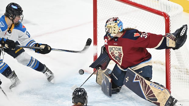 inside-the-1st-stop-of-the-pwhl’s-takeover-tour,-as-the-league-eyes-further-expansion