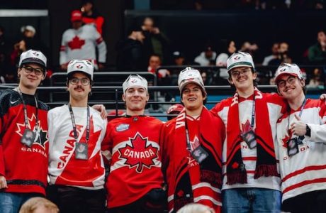 the-nhl’s-new-weapon:-6-regular-guys-from-winnipeg-and-a-smartphone