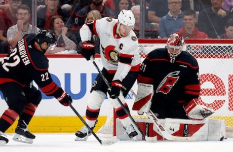 andersen,-hurricanes-shut-out-senators-in-game-1-after-opening-faceoff-fight