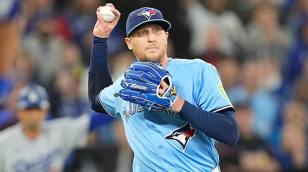 blue-jays-remove-jeff-hoffman-from-closer’s-role-after-3-blown-saves-this-season
