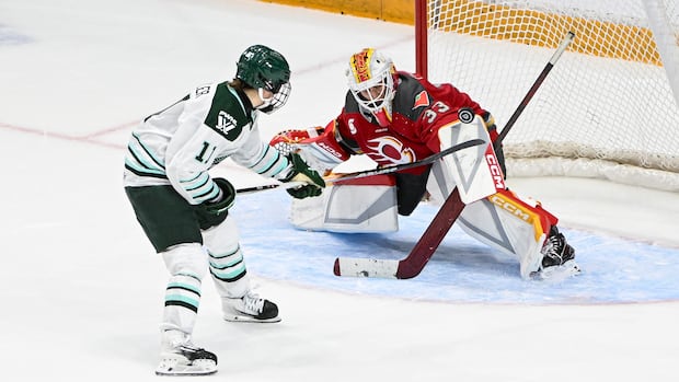 muller,-rattray-score-2-minutes-apart-to-help-fleet-beat-charge-in-game-1